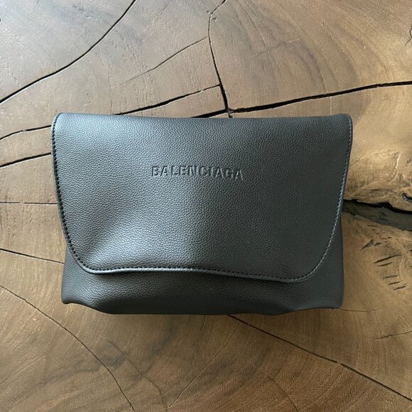 Balenciaga - Runway Black Shield Mask Oversized XL Sunglasses BB0288S - Picture 6 of 15